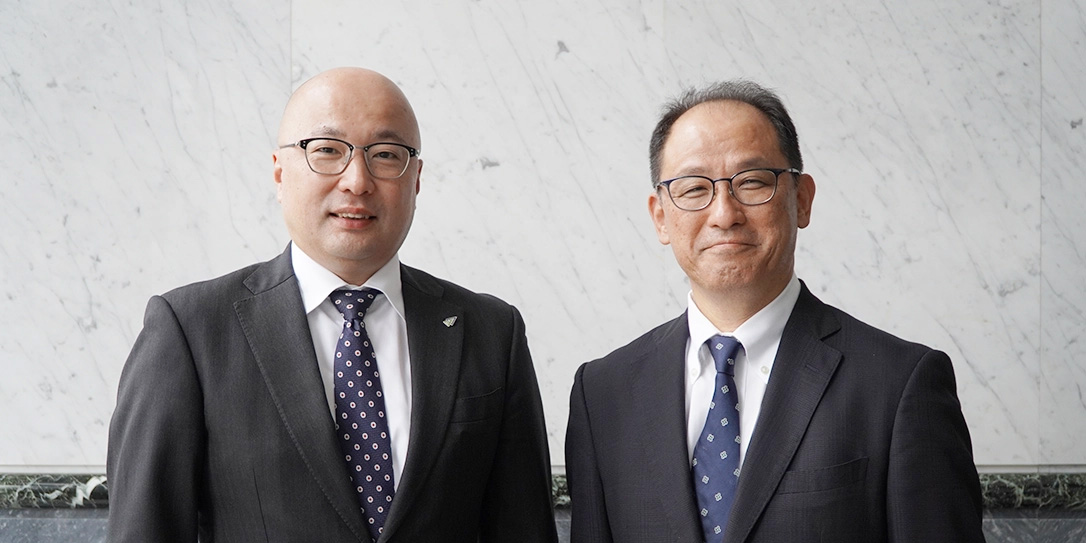 代表取締役社長執行役員 宮城 力 と デバイス販売テクノ株式会社 代表取締役 社長 山田 耕市